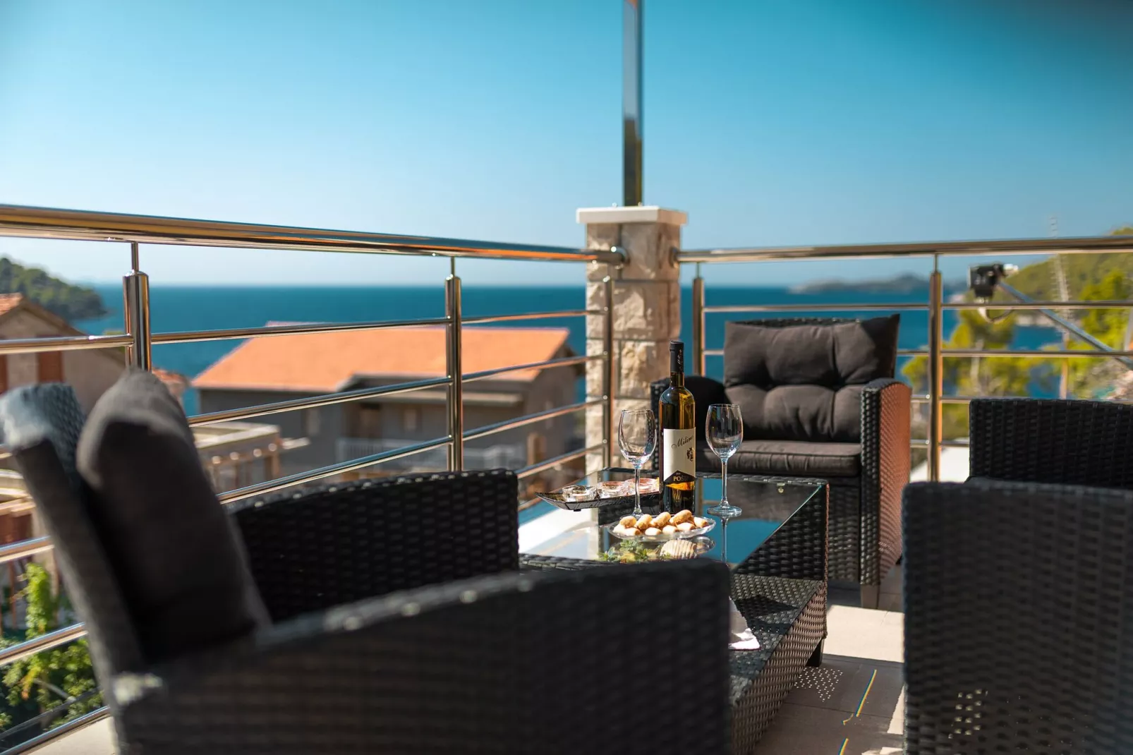 Fancy Apartments Dream - Comfort One Bedroom Apartment with Balcony and Sea View ( 1 )-Terrassenbalkon