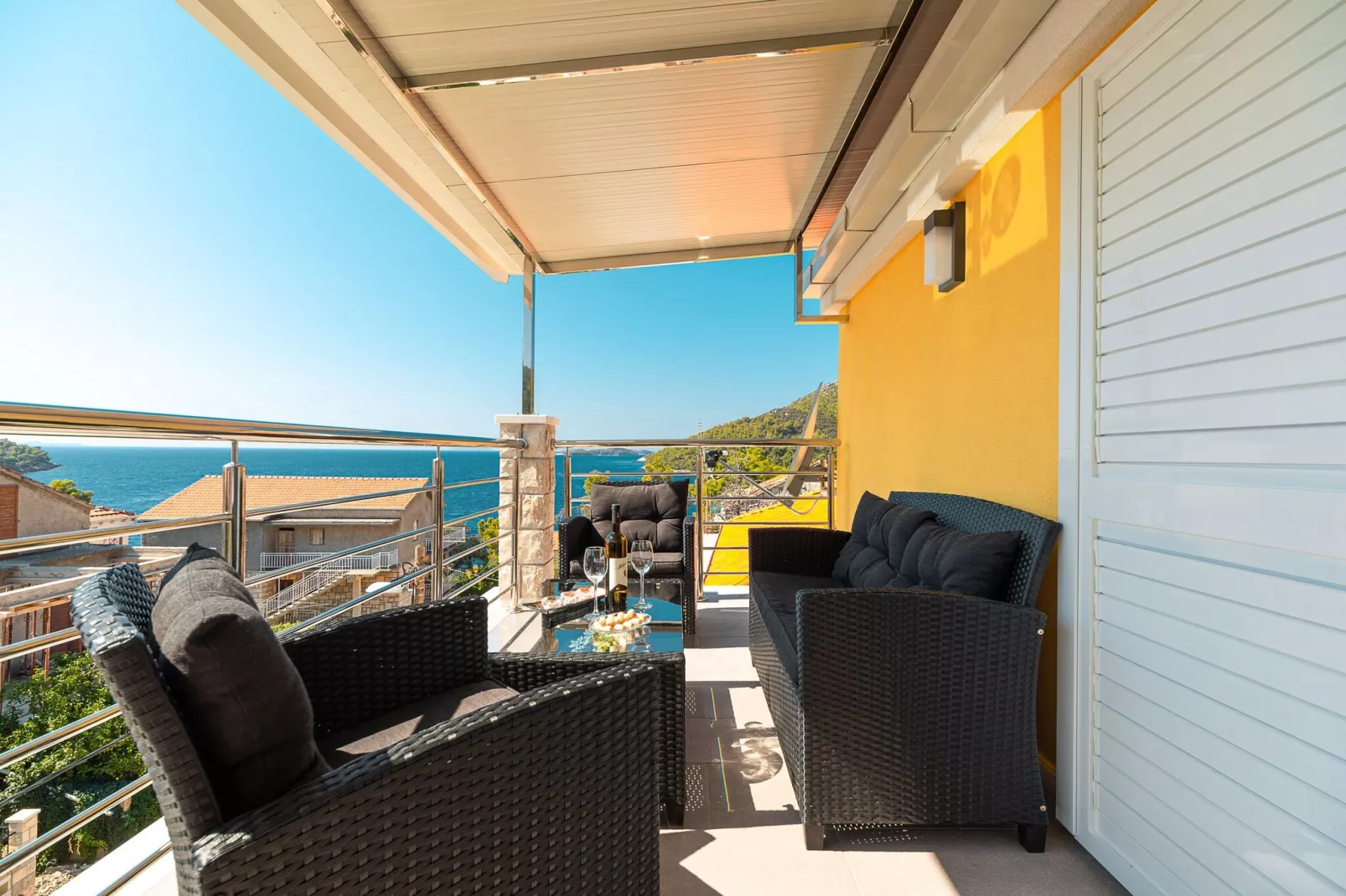 Fancy Apartments Dream - Comfort One Bedroom Apartment with Balcony and Sea View ( 1 )-Terrassenbalkon