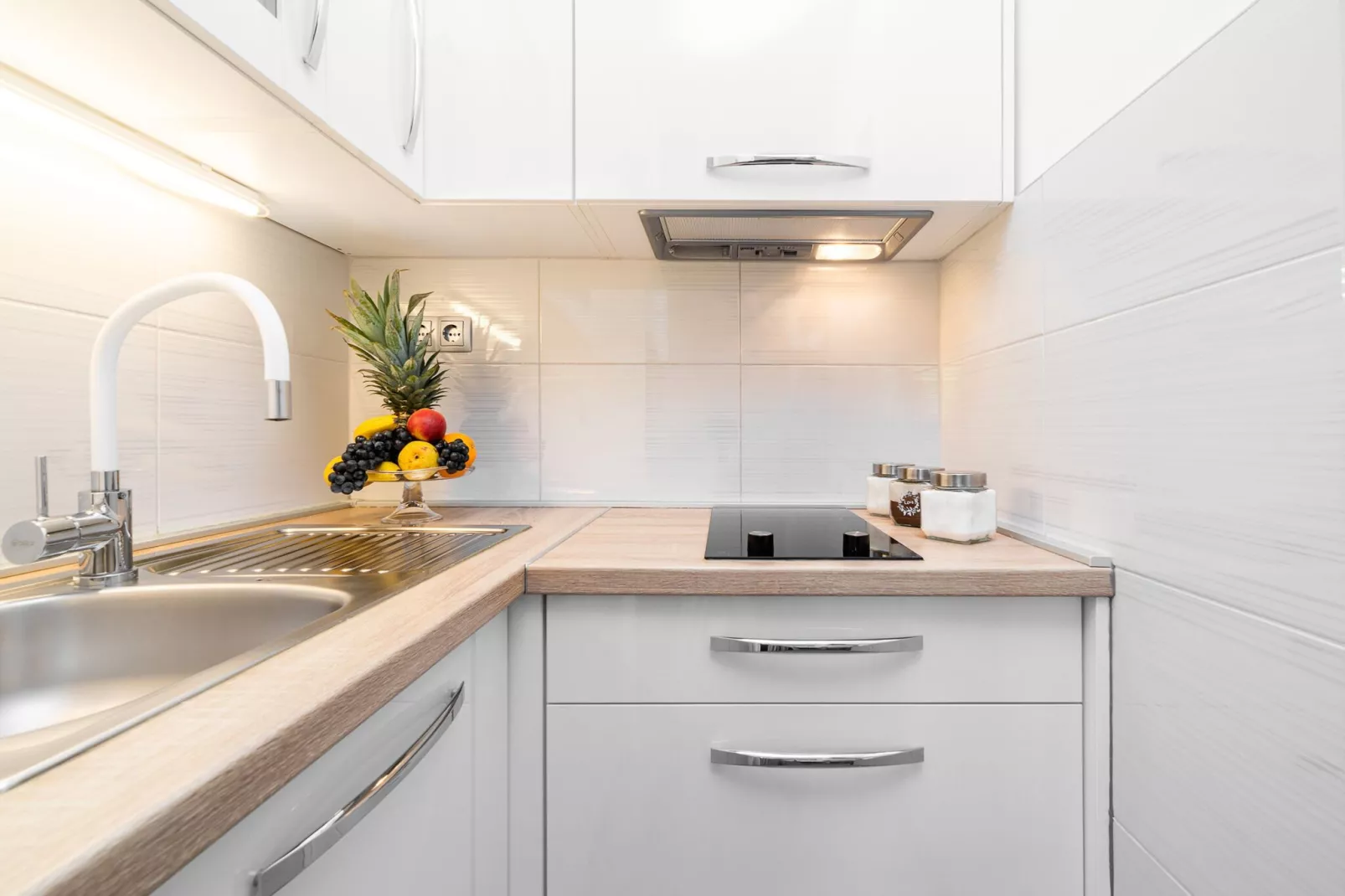 Fancy Apartments Dream - Standard One Bedroom Apartment with Balcony and Sea View ( 2 )-Kitchen