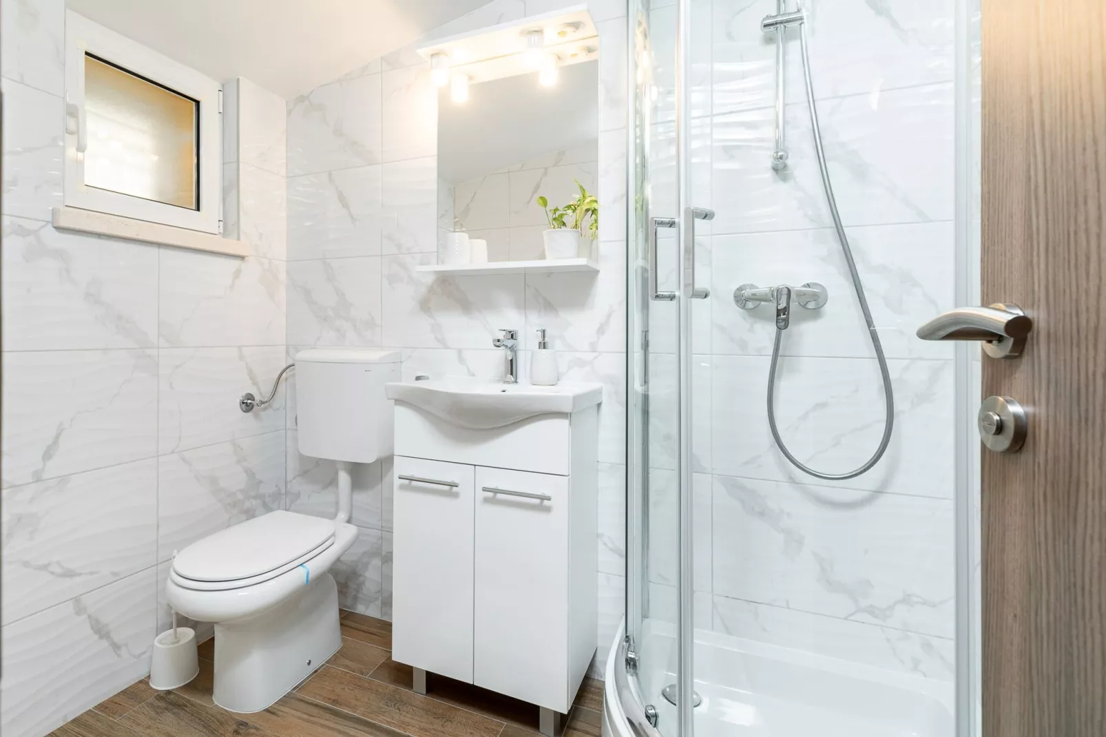 Fancy Apartments Dream - Standard One Bedroom Apartment with Balcony and Sea View ( 2 )-Bathroom