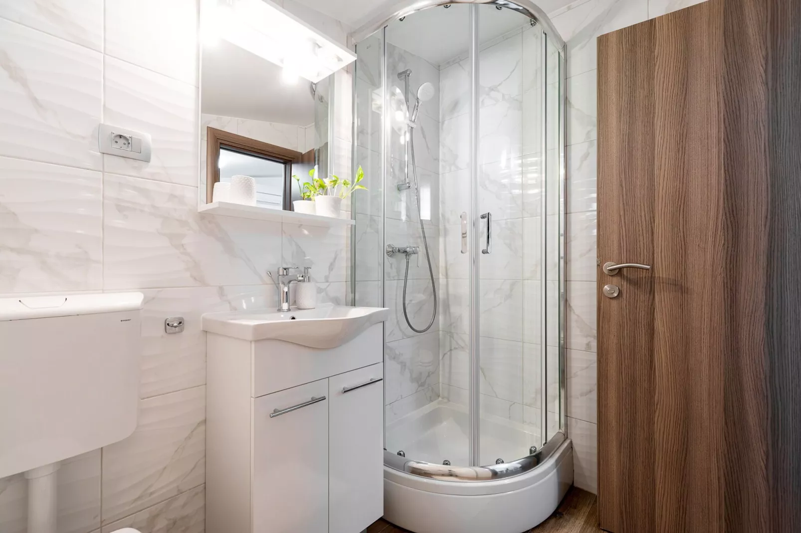 Fancy Apartments Dream - Standard One Bedroom Apartment with Balcony and Sea View ( 2 )-Bathroom
