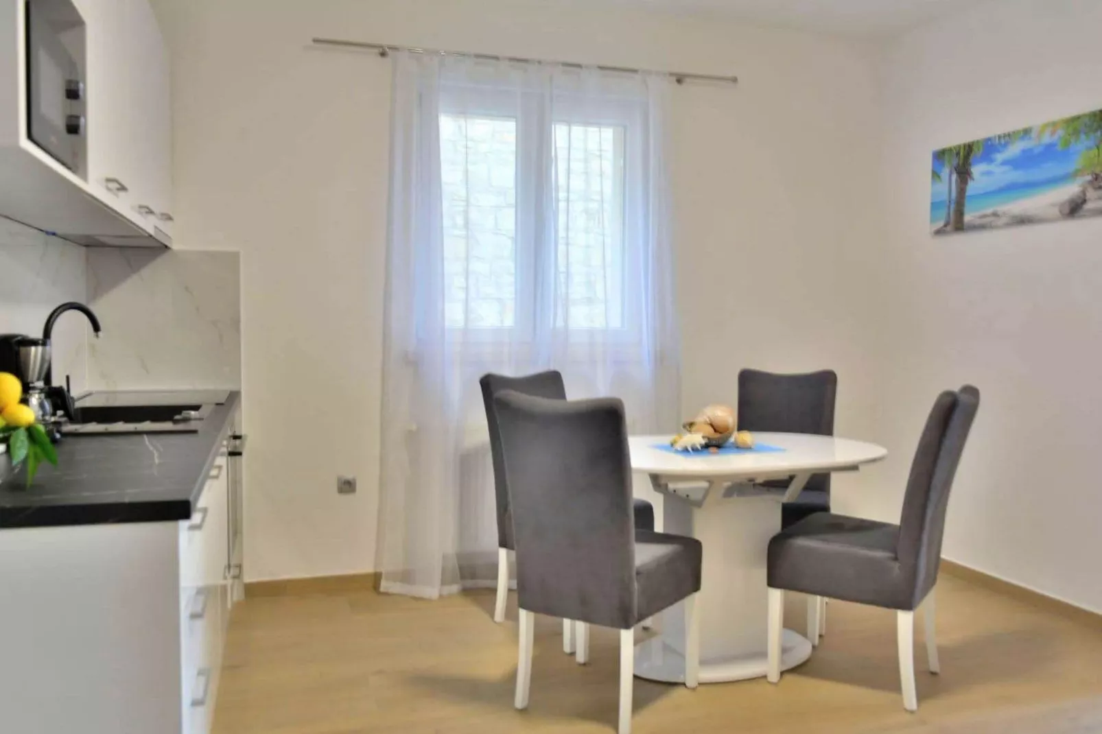 Fancy Apartments Dream - Modern One Bedroom Apartment with Balcony and Sea View ( 3 )-Kitchen