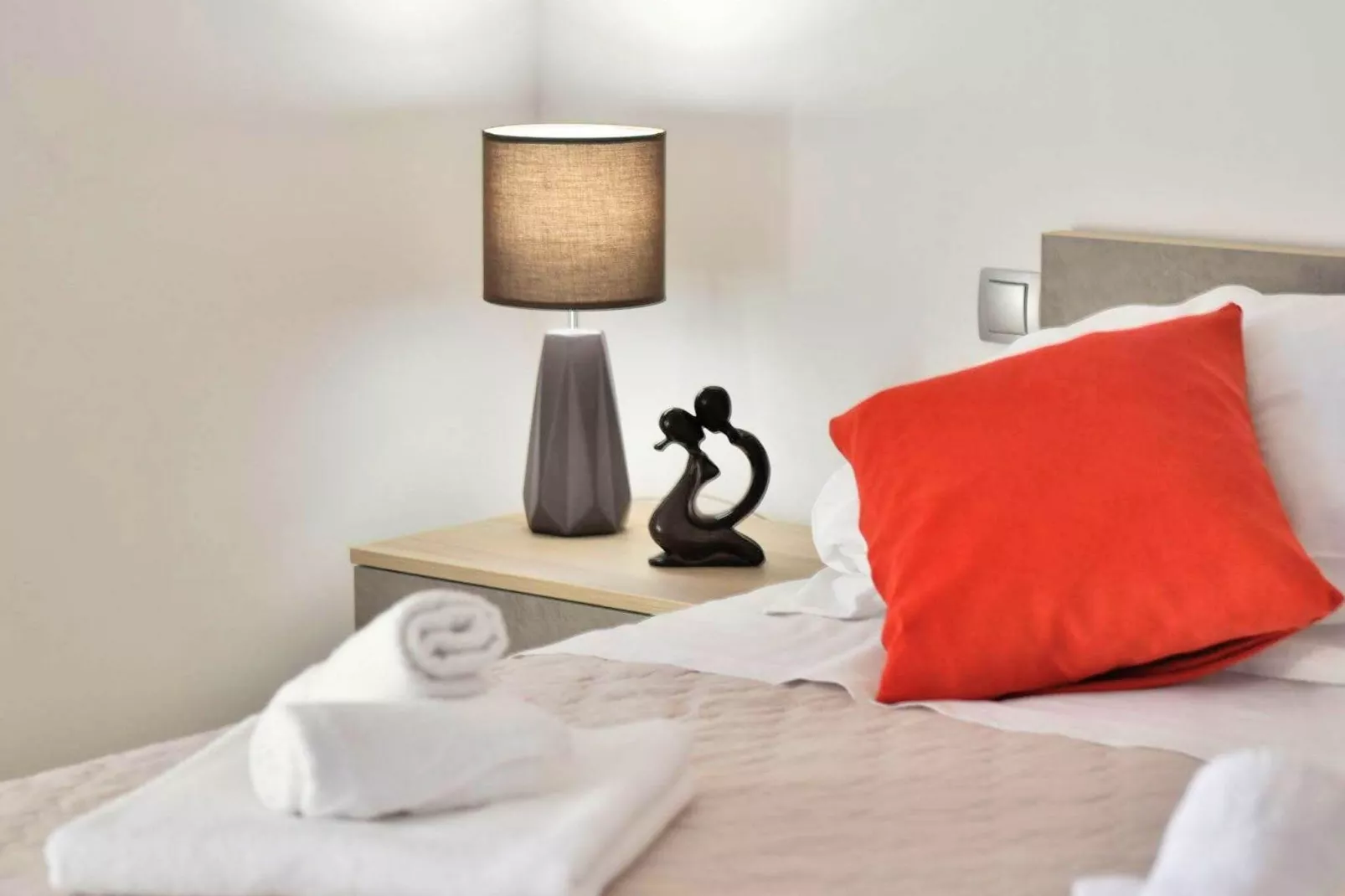 Fancy Apartments Dream - Modern One Bedroom Apartment with Balcony and Sea View ( 3 )-Bedroom