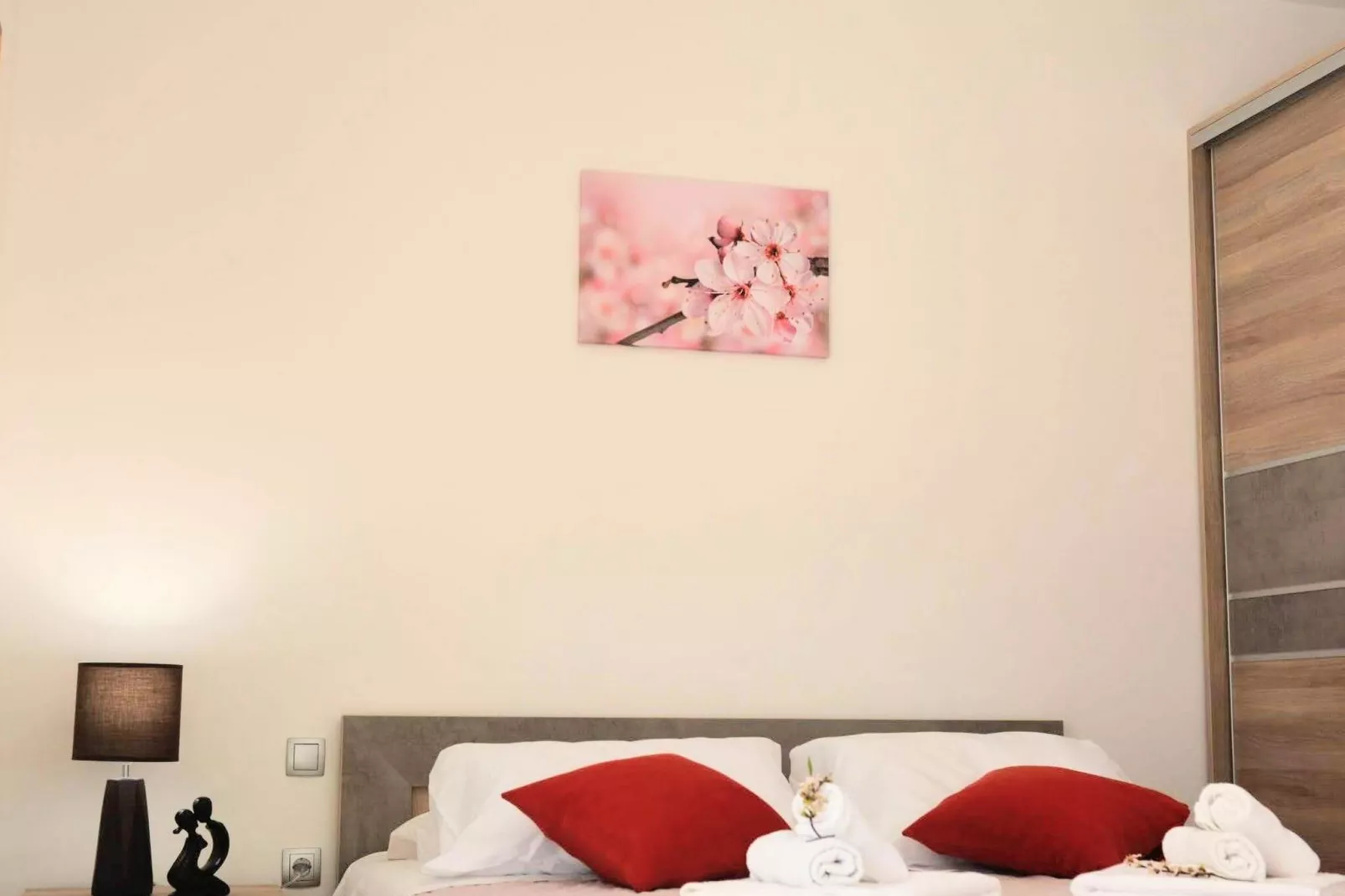Fancy Apartments Dream - Modern One Bedroom Apartment with Balcony and Sea View ( 3 )-Bedroom