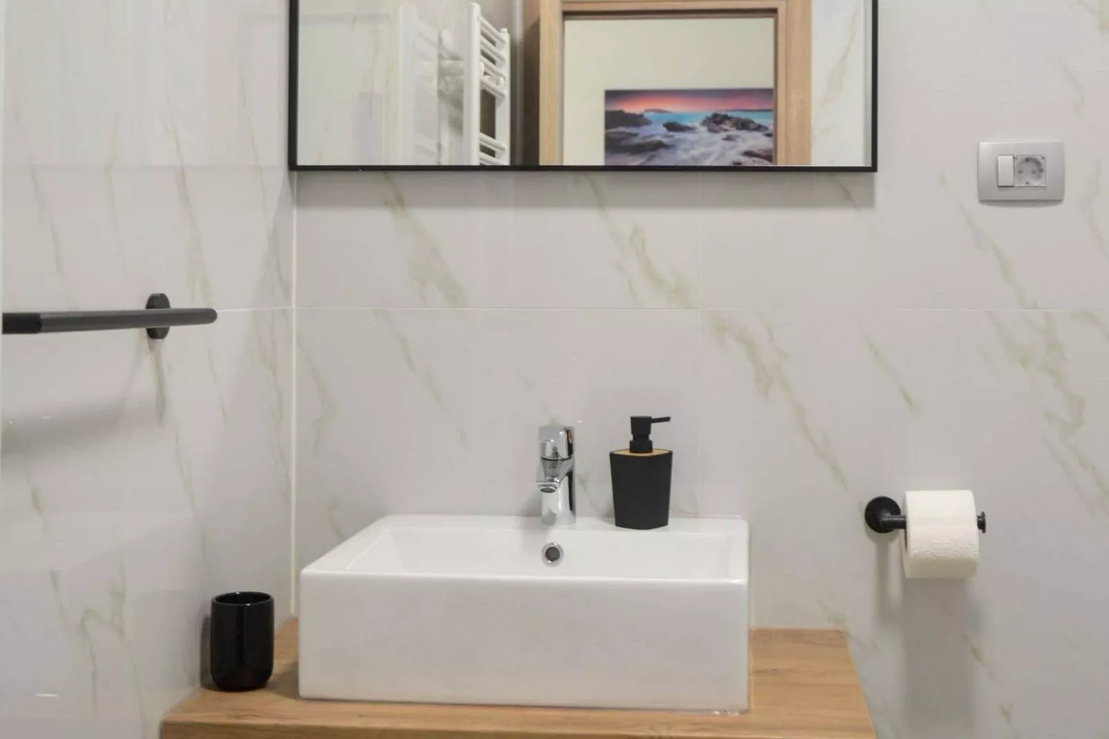 Fancy Apartments Dream - Modern One Bedroom Apartment with Balcony and Sea View ( 3 )-Bathroom