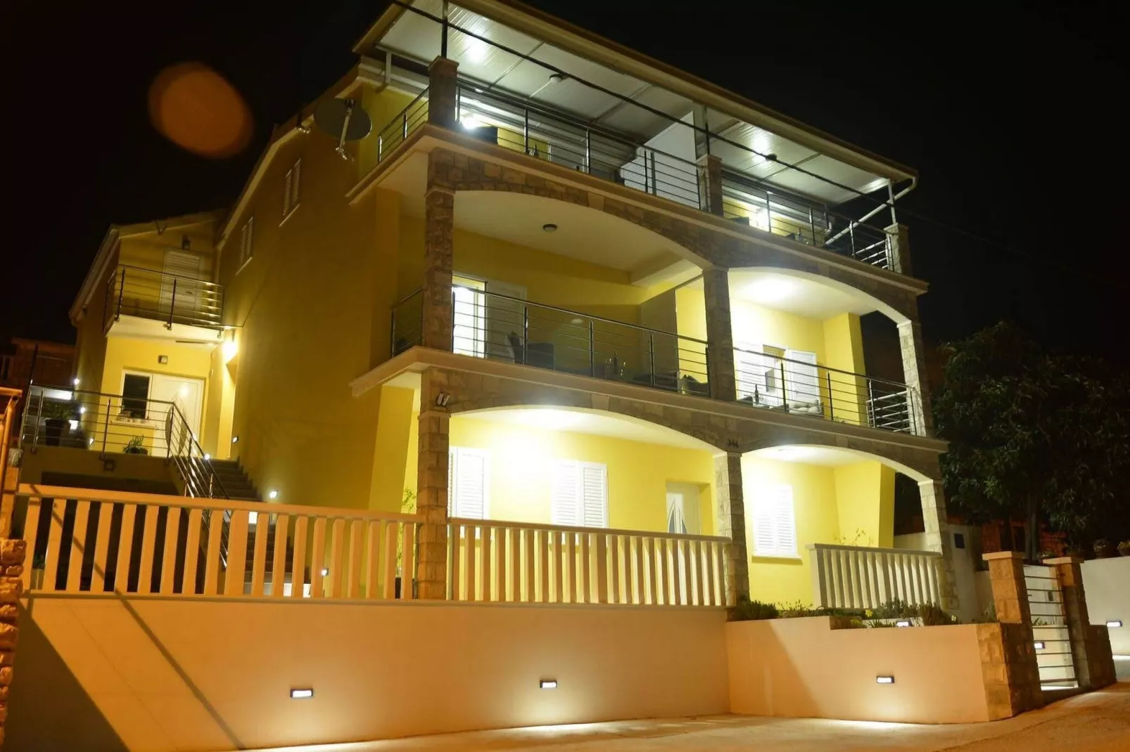 Fancy Apartments Dream - Modern One Bedroom Apartment with Balcony and Sea View ( 3 )-Outdoor
