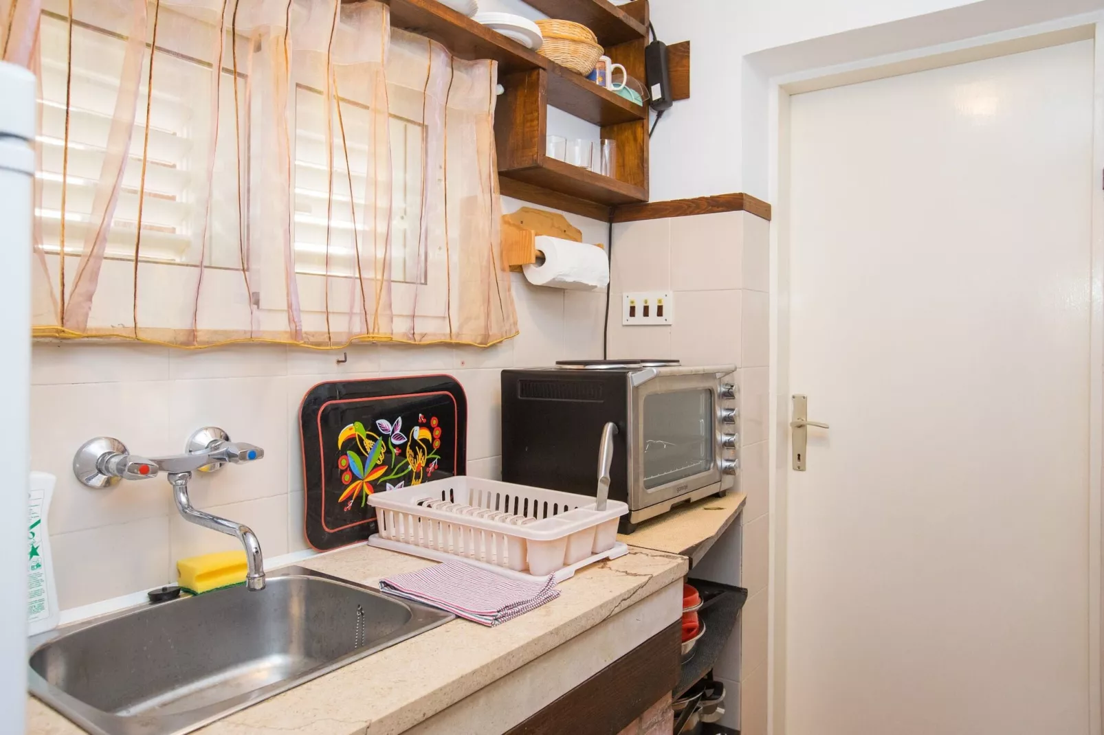 Seaside Studio - Studio Apartment with Private Beach and Sea View-Kitchen