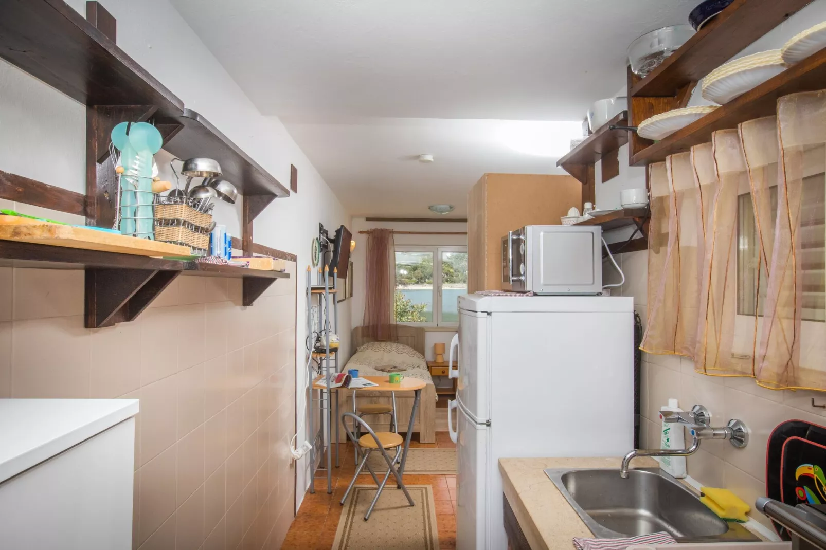 Seaside Studio - Studio Apartment with Private Beach and Sea View-Kitchen