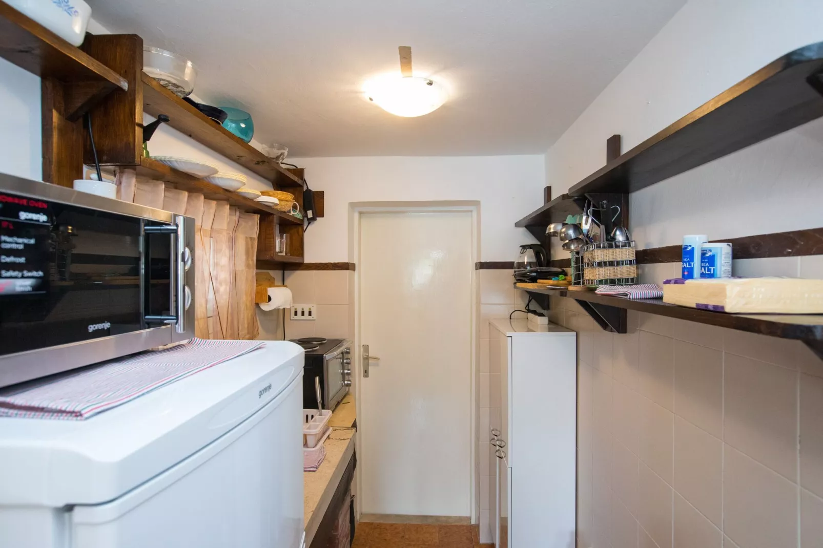 Seaside Studio - Studio Apartment with Private Beach and Sea View-Kitchen