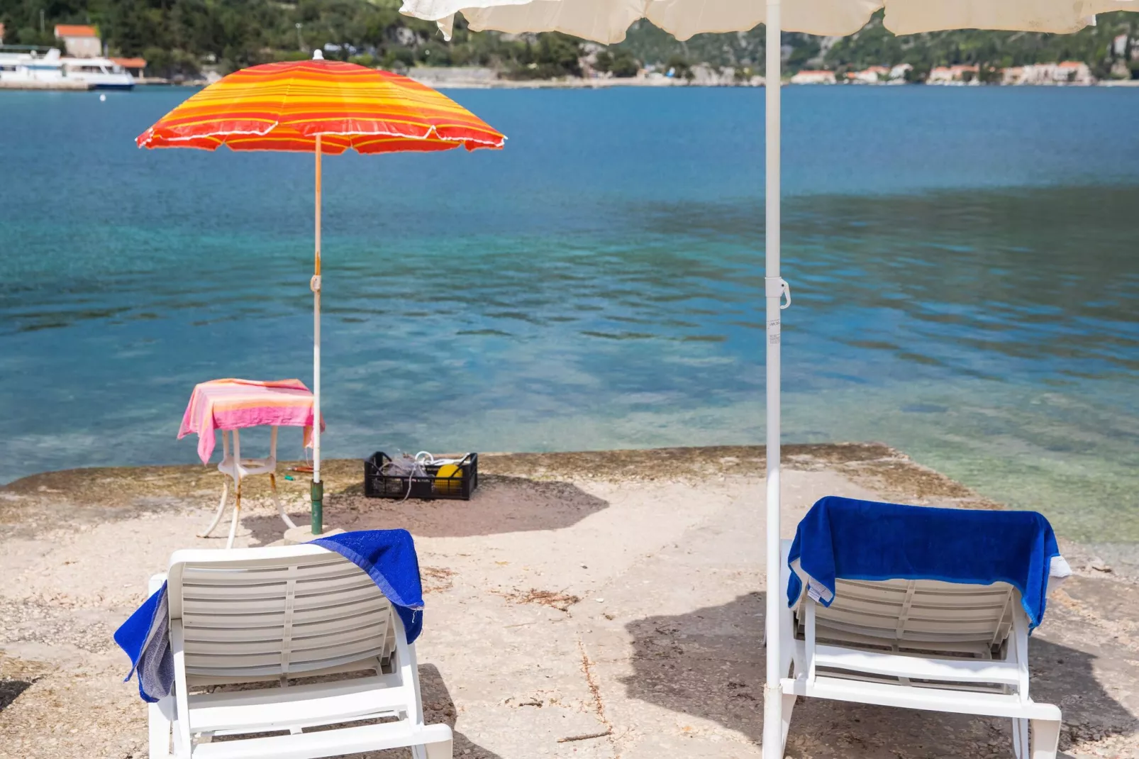 Seaside Studio - Studio Apartment with Private Beach and Sea View-Atmosphere