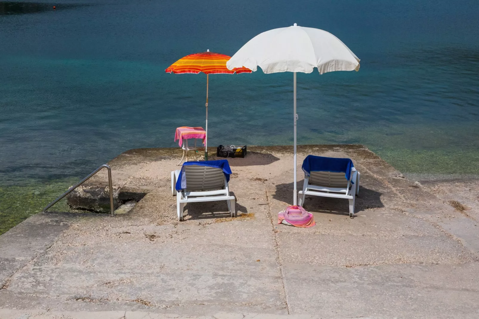Seaside Studio - Studio Apartment with Private Beach and Sea View-Atmosphere
