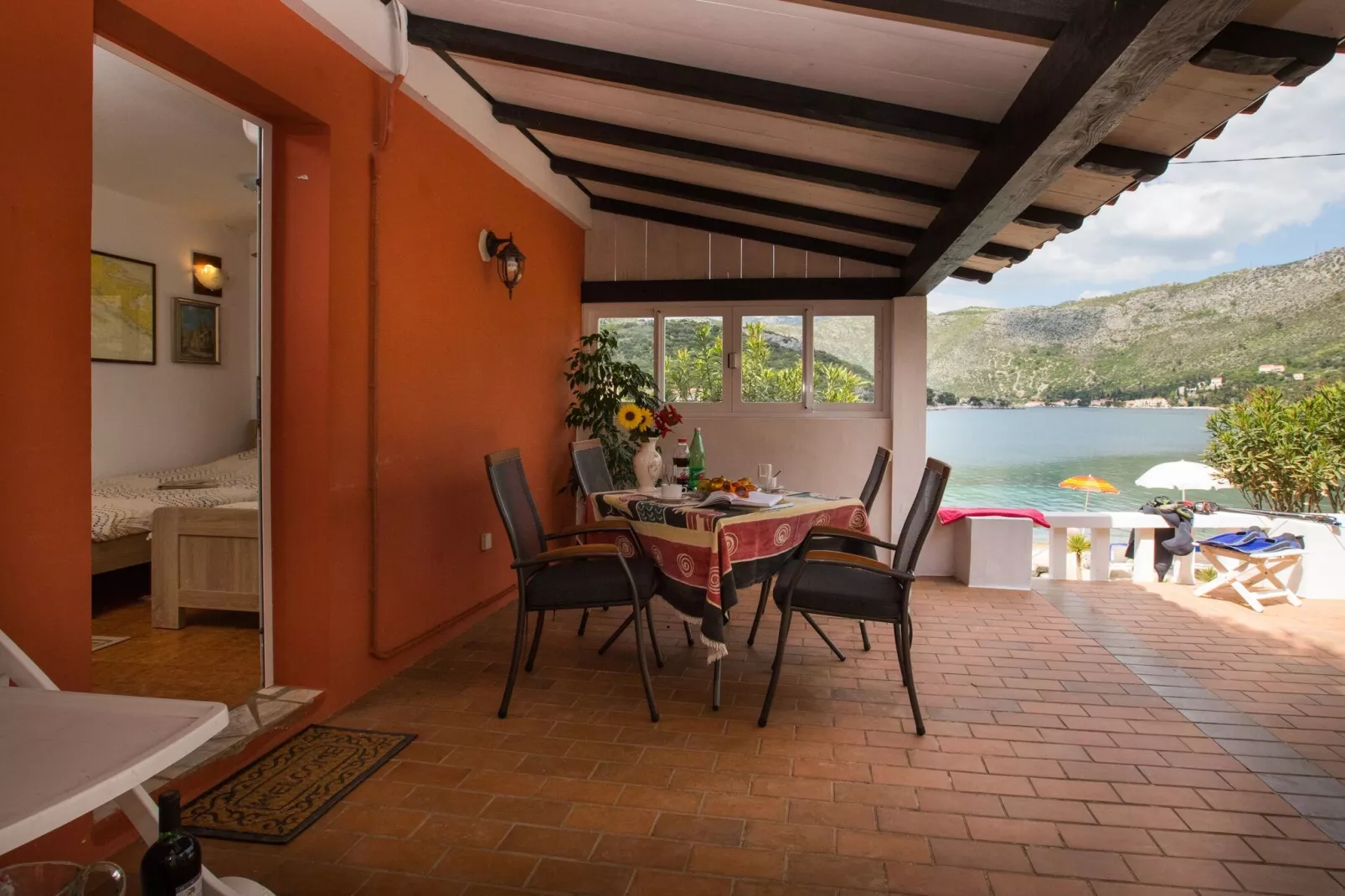 Seaside Studio - Studio Apartment with Private Beach and Sea View-Terrace