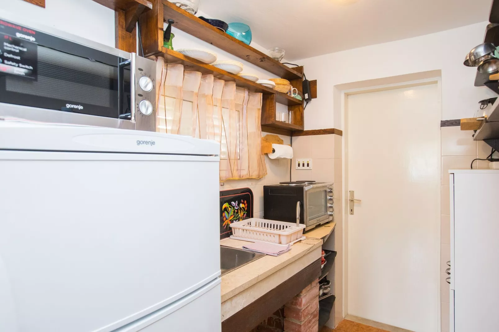 Seaside Studio - Studio Apartment with Private Beach and Sea View-Kitchen