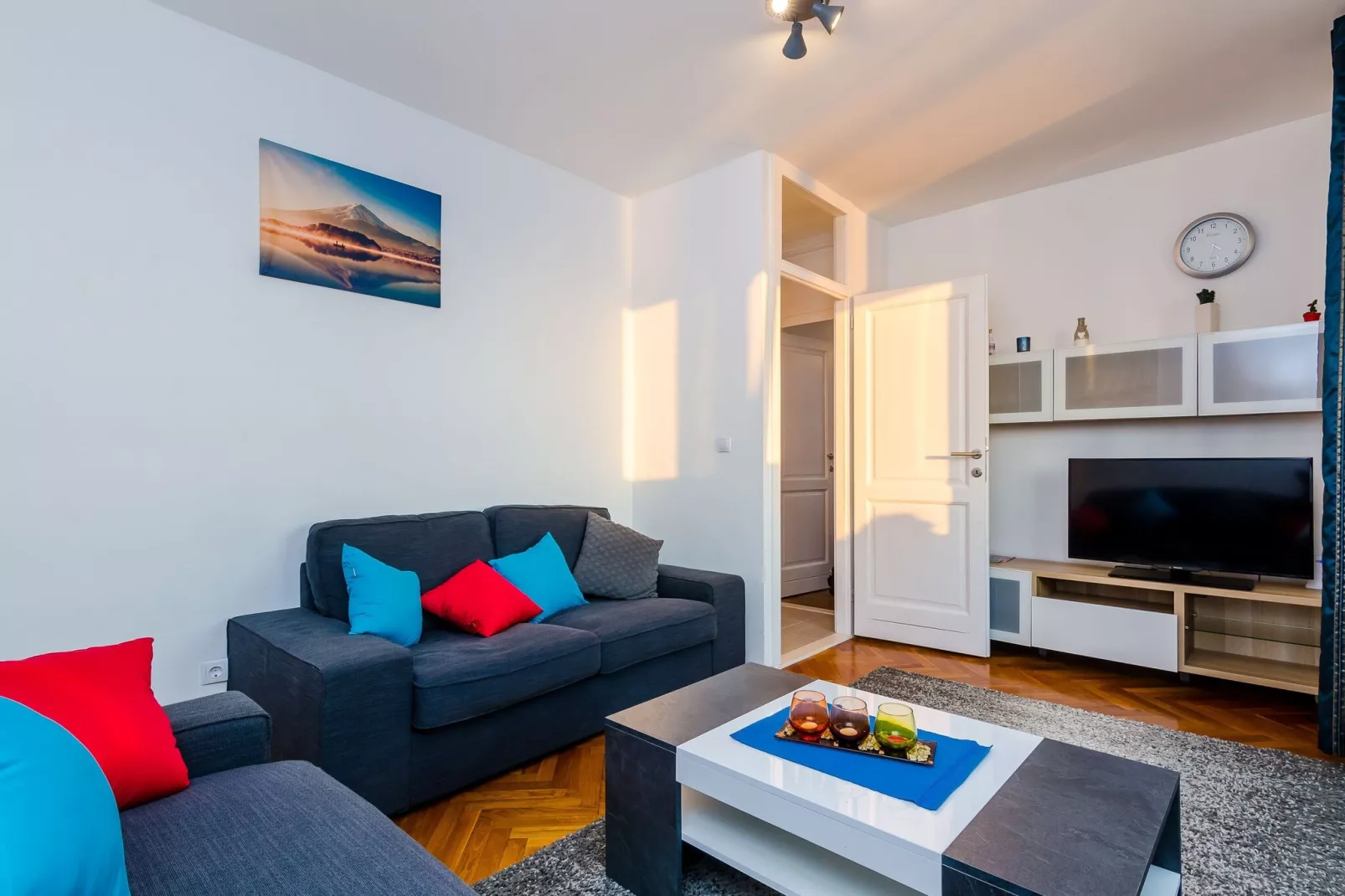 Apartment Boca - One Bedroom Apartment with Balcony and Sea View-Salon