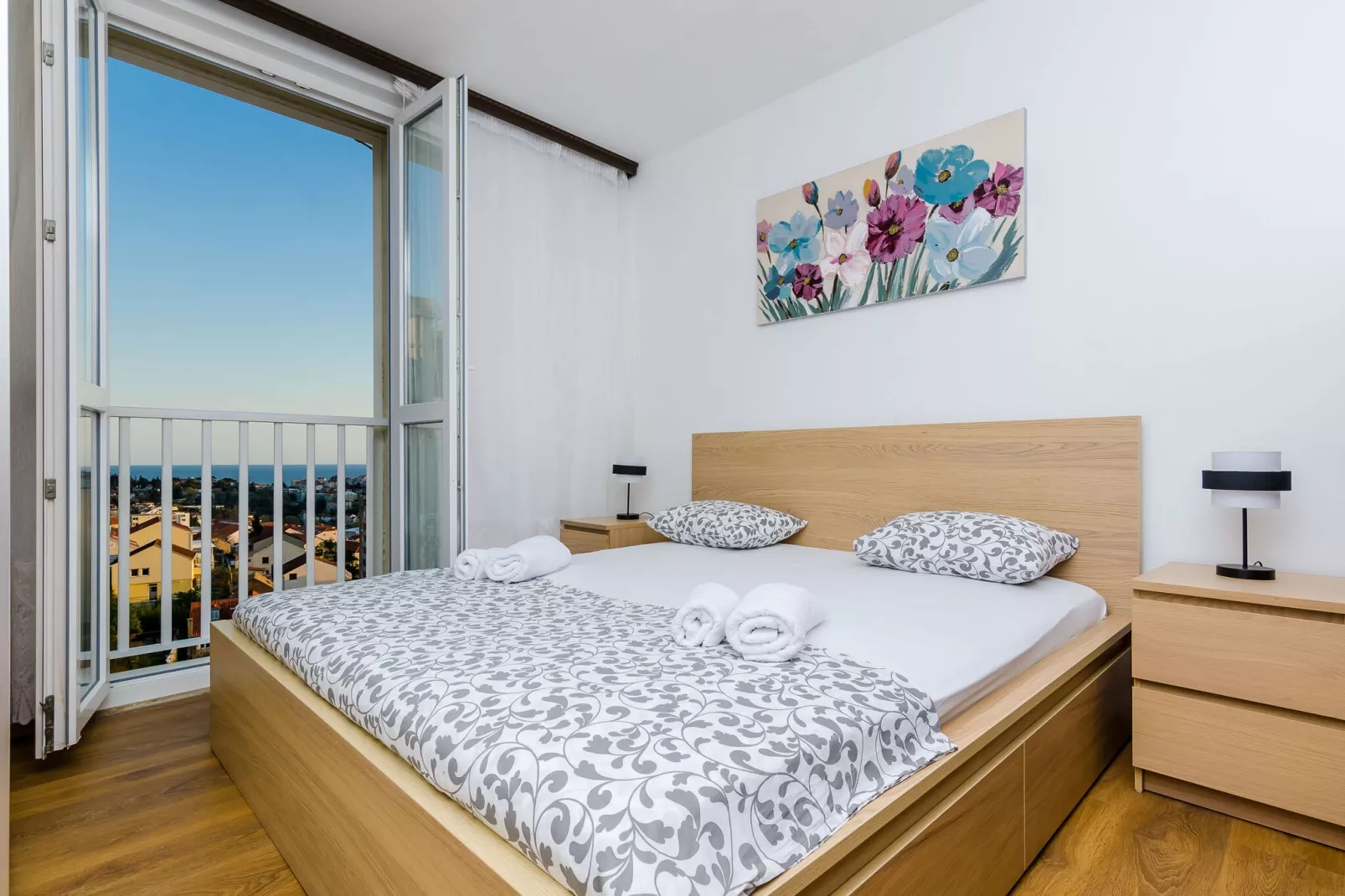 Apartment Boca - One Bedroom Apartment with Balcony and Sea View-Chambre