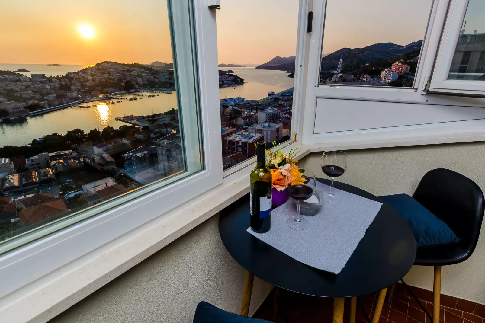 Apartment Boca - One Bedroom Apartment with Balcony and Sea View-Balcon-terrasse