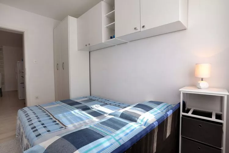 Apartment Meri - Two Bedroom Apartment with Balcony-Indoor