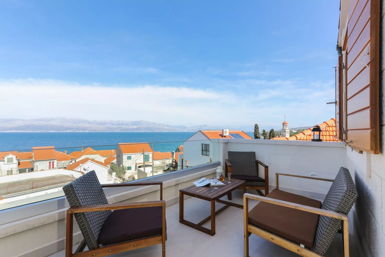 Apartment M&J - Comfort Two Bedroom Apartment with Terrace and Sea View (Škaro)-Terrace
