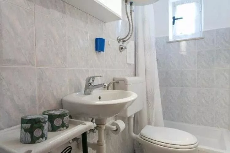 Apartment Anita (Gruž) - One-Bedroom Apartment with Balcony-Bathroom