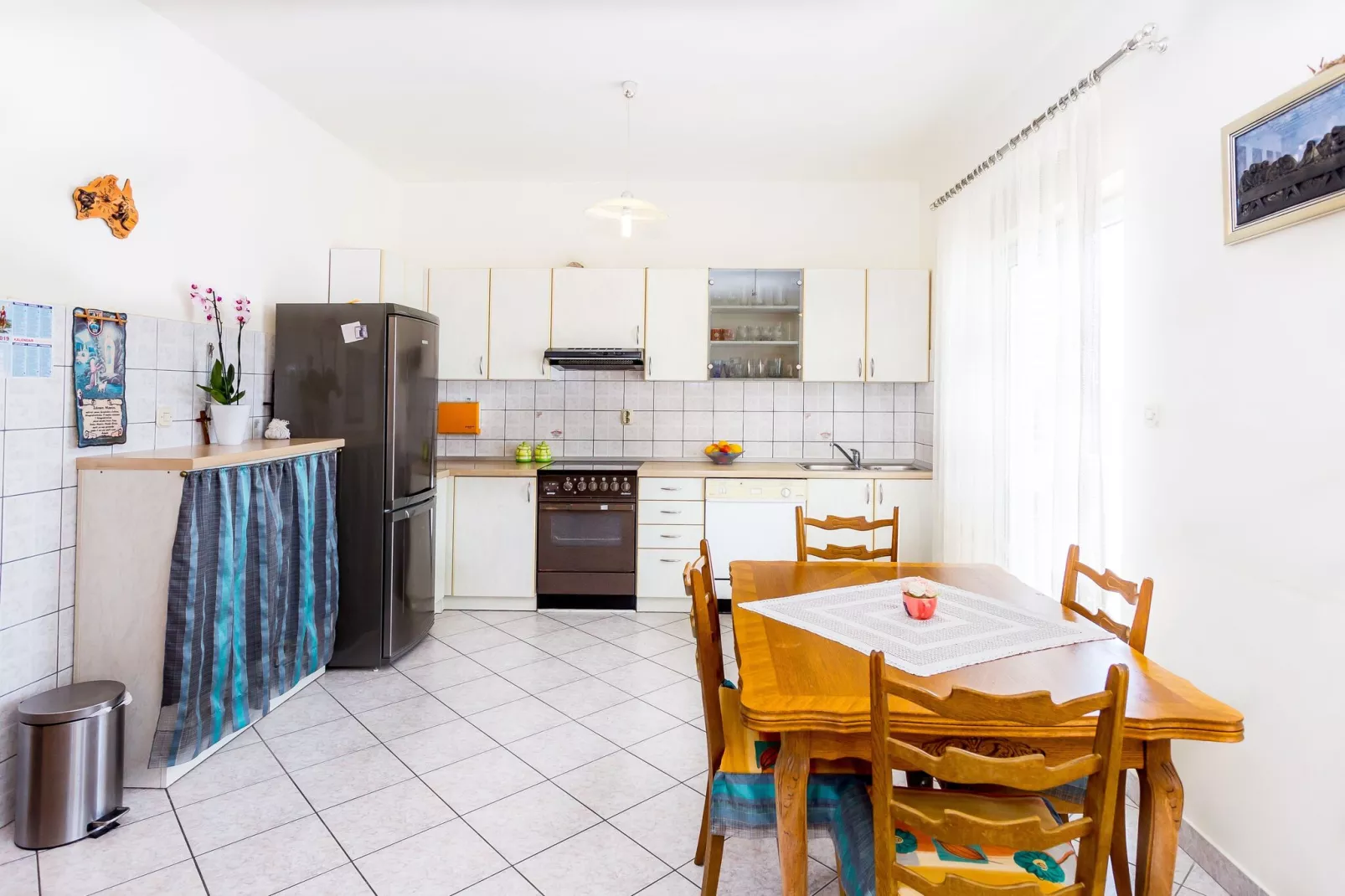 Apartments Magdales - Comfort Three Bedroom Apartment with Balcony A2-Kitchen