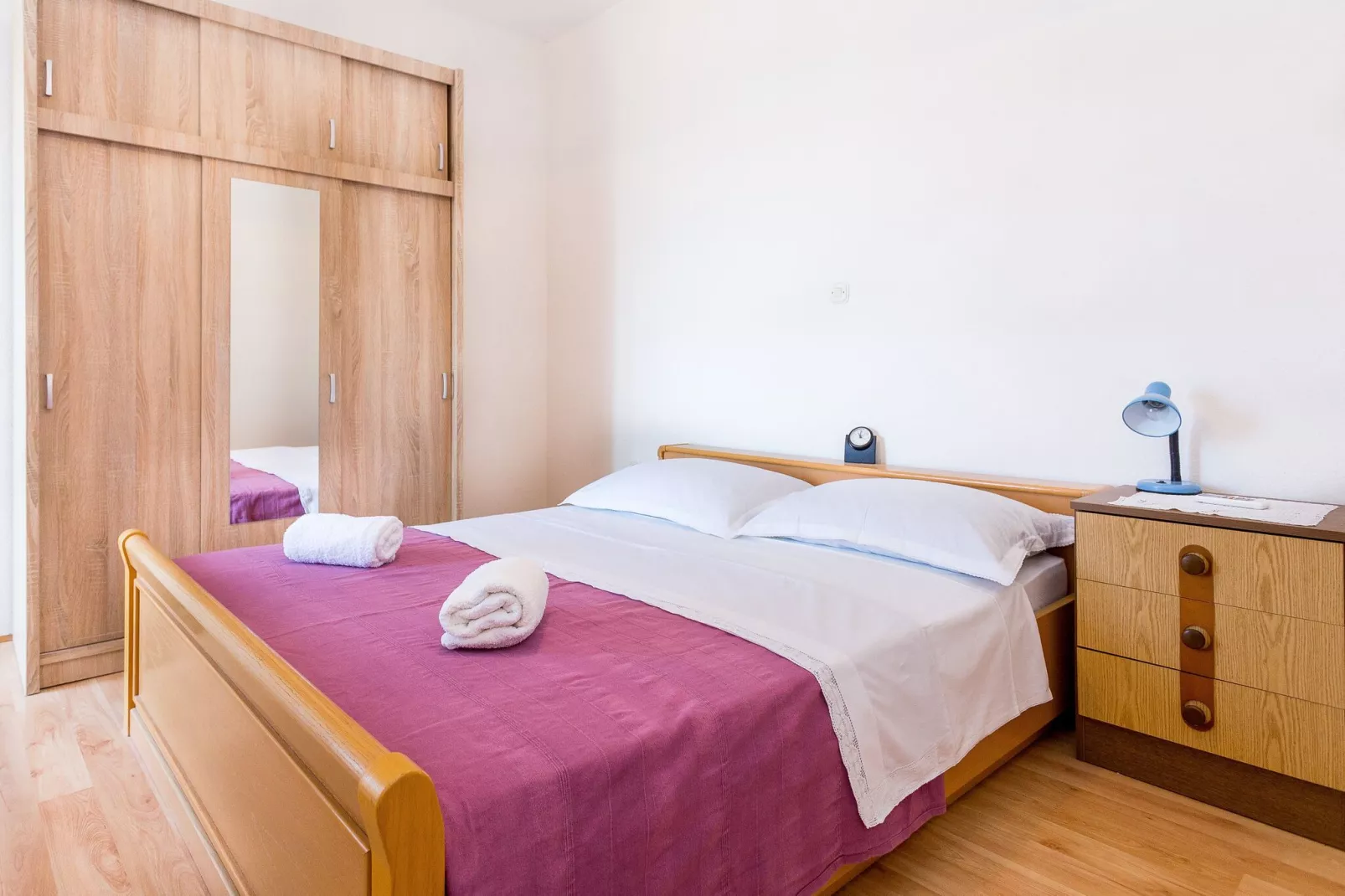 Apartments Magdales - Comfort Three Bedroom Apartment with Balcony A2-Bedroom