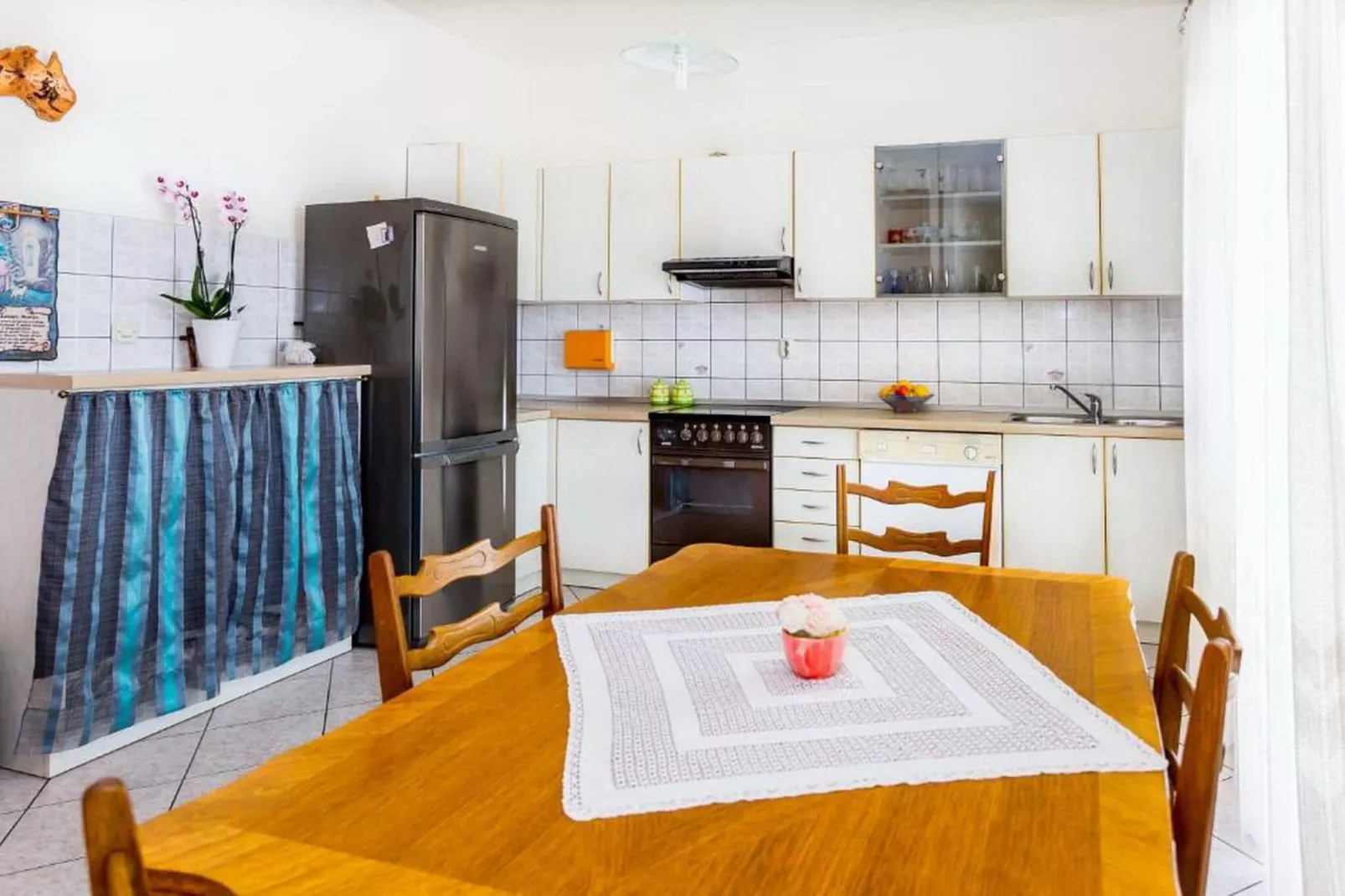 Apartments Magdales - Comfort Three Bedroom Apartment with Balcony A2-Kitchen