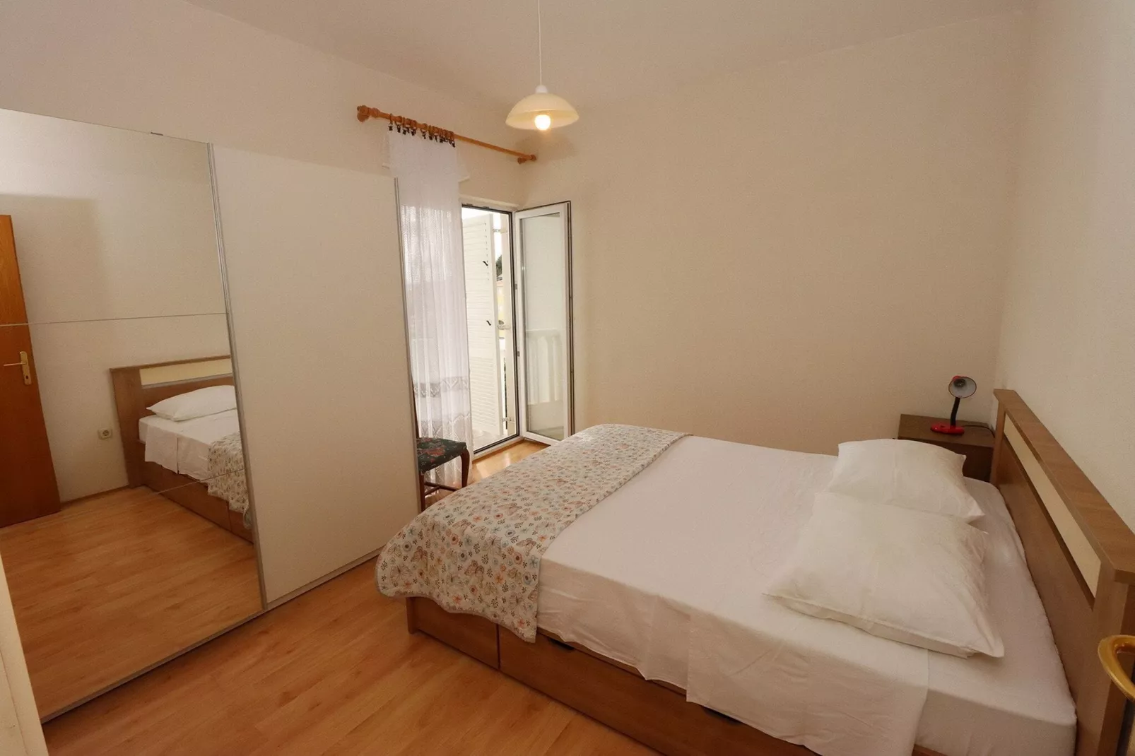 Apartments Magdales - Comfort Three Bedroom Apartment with Balcony A2-Bedroom