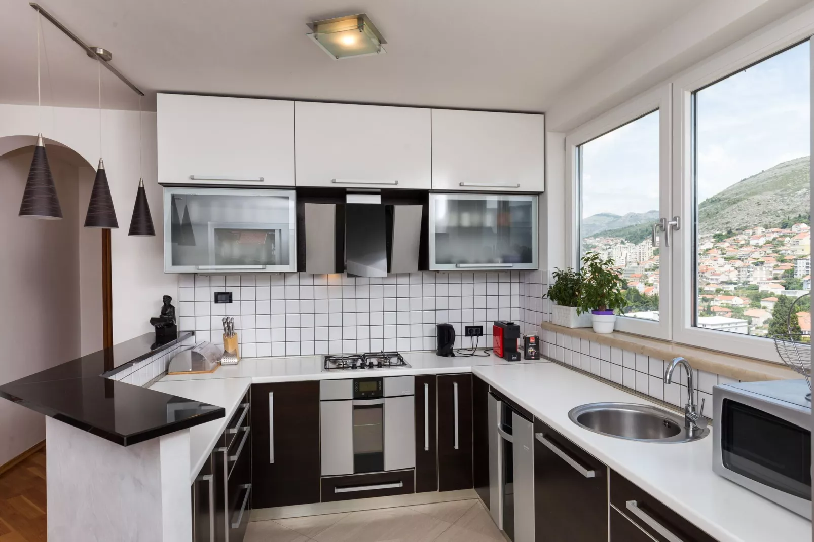 Apartment The Big Chill - Three Bedroom Apartment with Terrace, Balcony and Jacuzzi-Kitchen