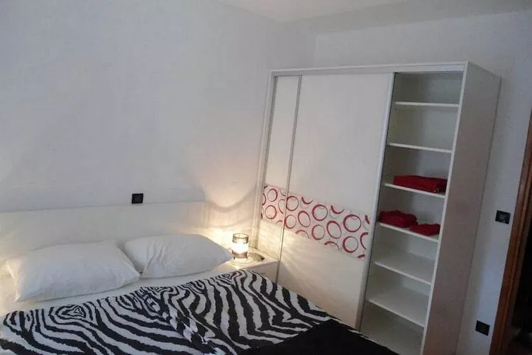 Apartment The Big Chill - Three Bedroom Apartment with Terrace, Balcony and Jacuzzi-Bedroom