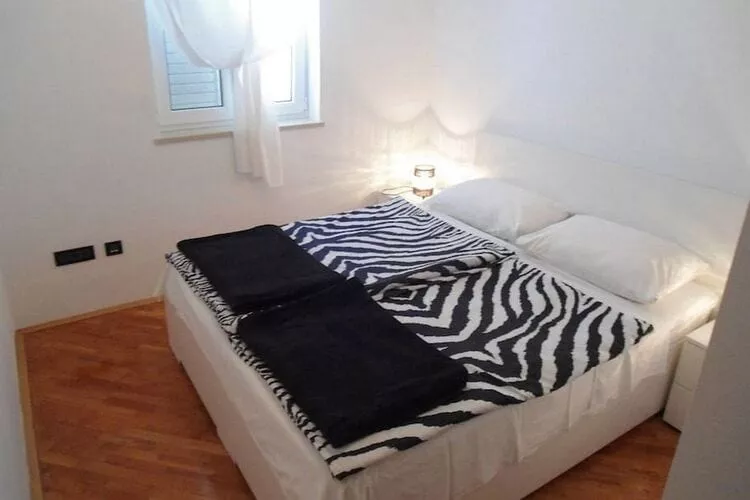 Apartment The Big Chill - Three Bedroom Apartment with Terrace, Balcony and Jacuzzi-Bedroom
