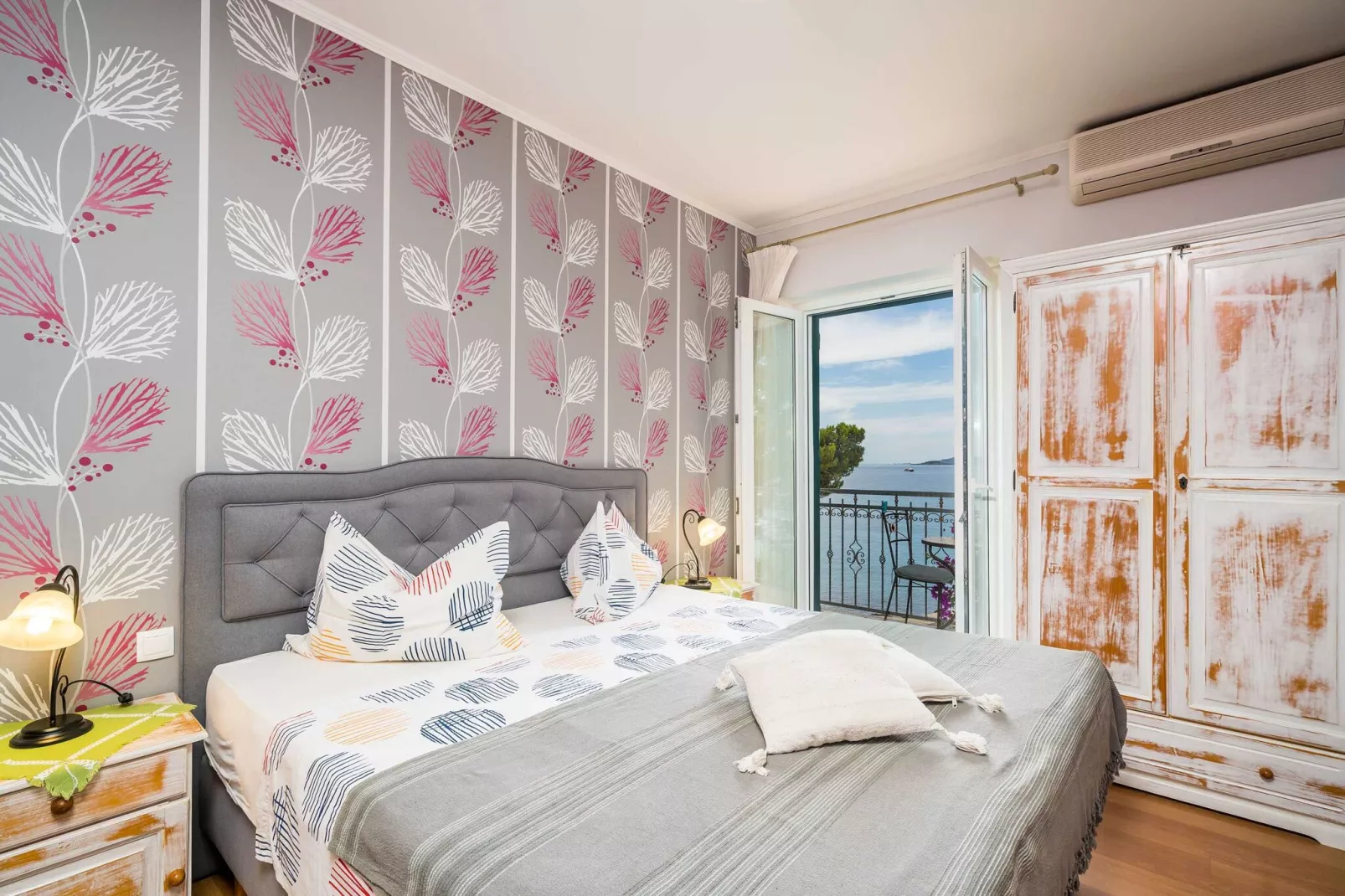 Apartment Villa Palma- Studio Apartment with Balcony and Sea View (Studio apartman 1)-Bedroom