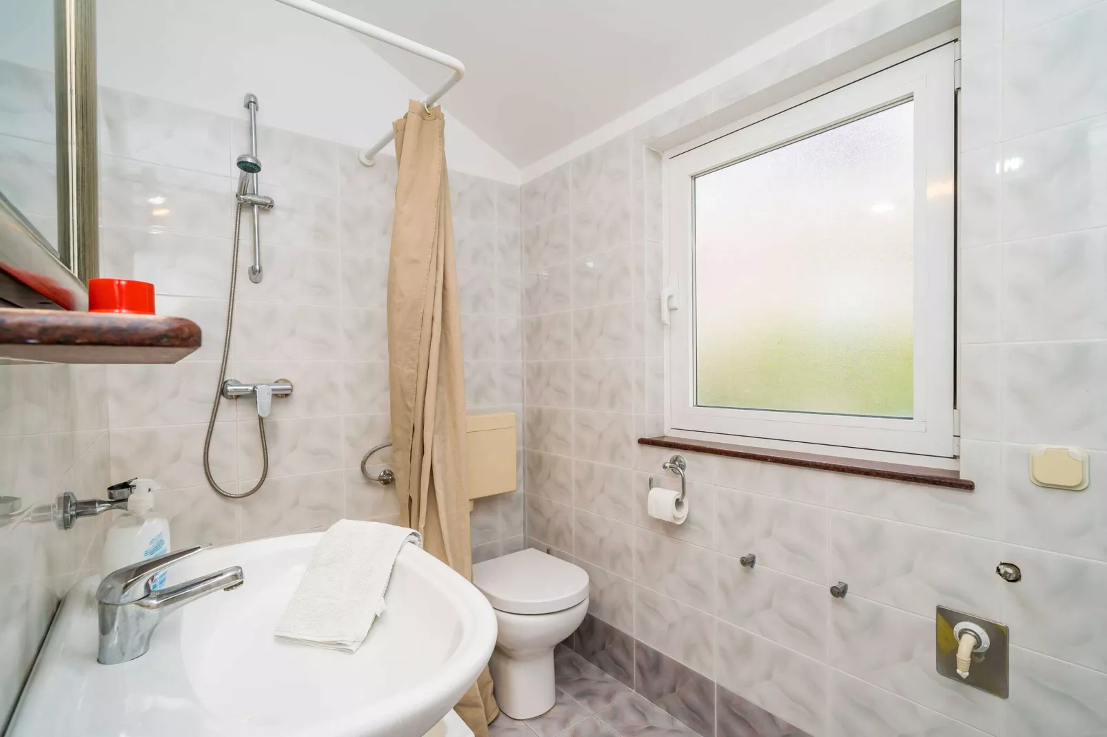 Apartment Villa Palma- Studio Apartment with Balcony and Sea View (Studio apartman 1)-Bathroom