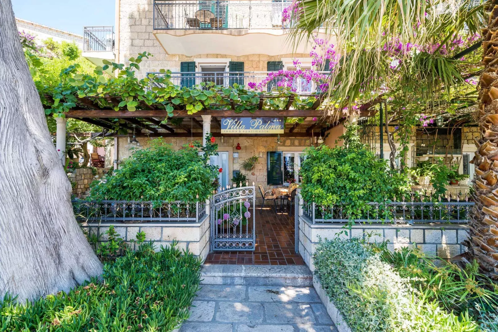 Apartment Villa Palma- Studio Apartment with Balcony and Sea View (Studio apartman 1)-Outdoor