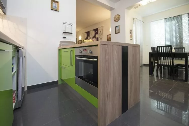 Holiday Home Elijah Creek - One Bedroom Home with Pool-Kitchen