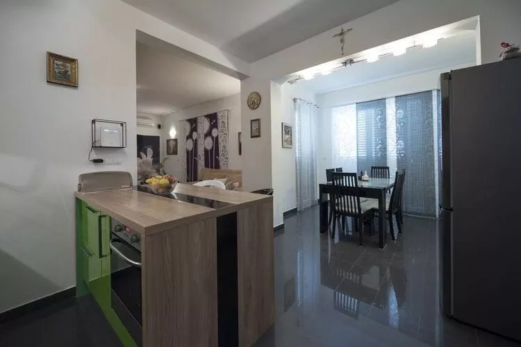 Holiday Home Elijah Creek - One Bedroom Home with Pool-Kitchen