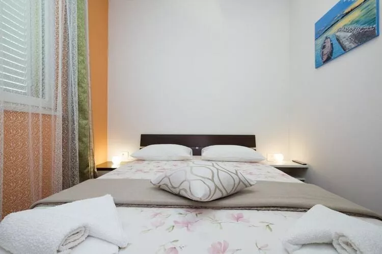 Holiday Home Elijah Creek - One Bedroom Home with Pool-Bedroom
