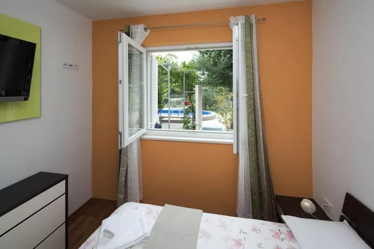 Holiday Home Elijah Creek - One Bedroom Home with Pool-Bedroom