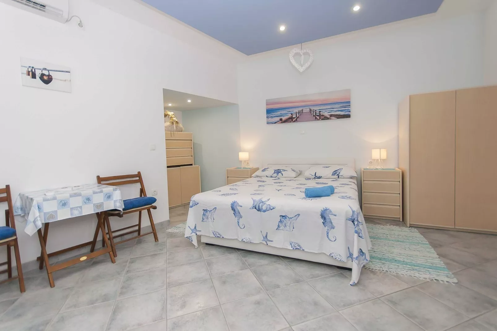 Apartment Brajki-Three Bedroom Apartment with Balcony and Sea View-Schlafzimmer