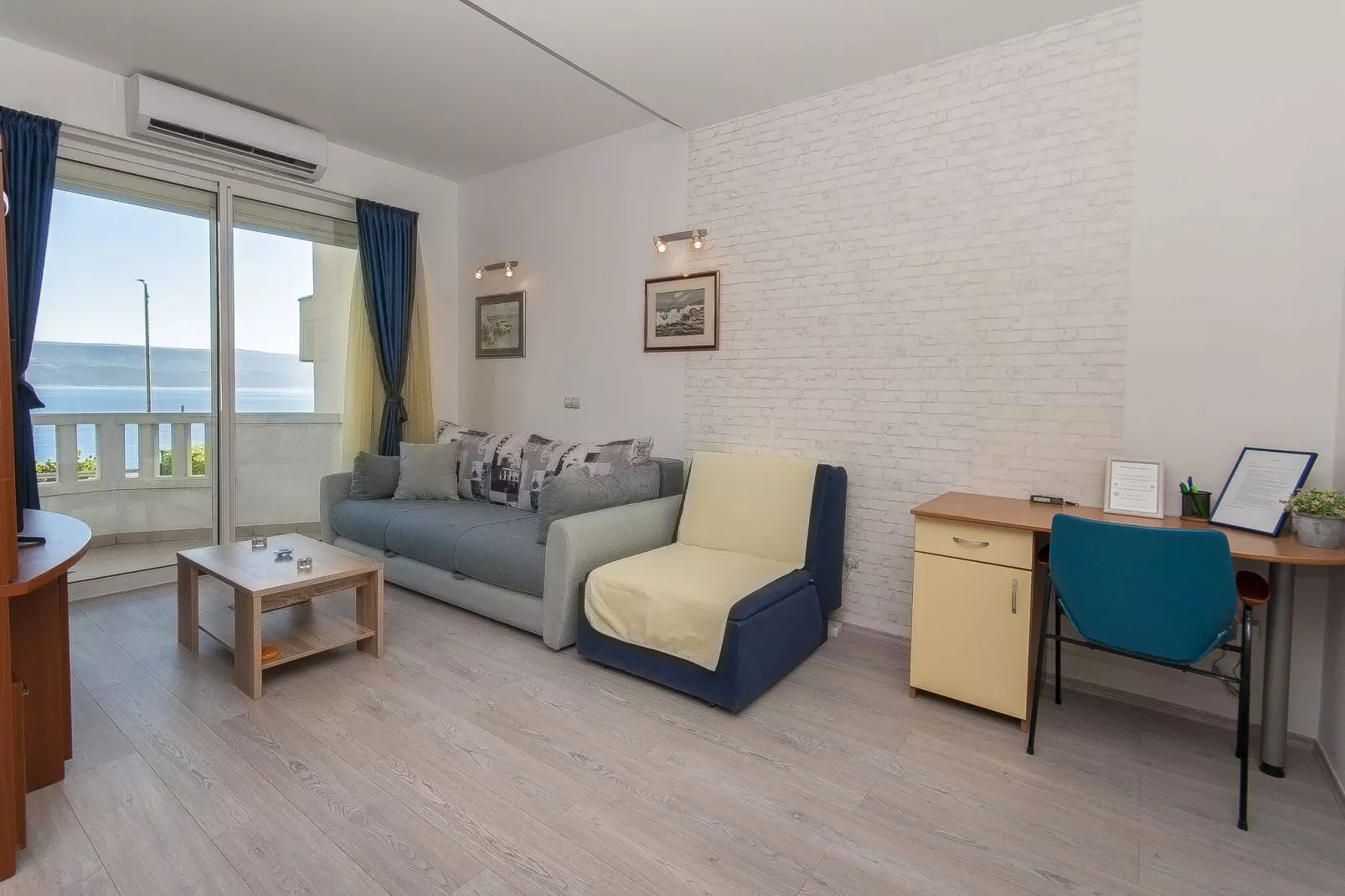 Apartment Brajki-Three Bedroom Apartment with Balcony and Sea View-Innen