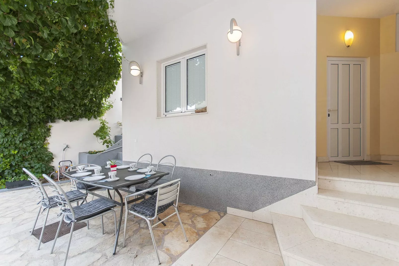 Apartment Brajki-Three Bedroom Apartment with Balcony and Sea View-Außenbereich