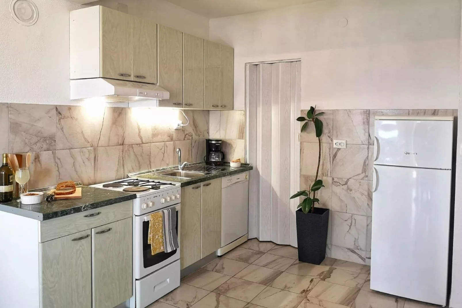 Apartment Wish - Two Bedroom Apartment with Sea View Terrace-Küche