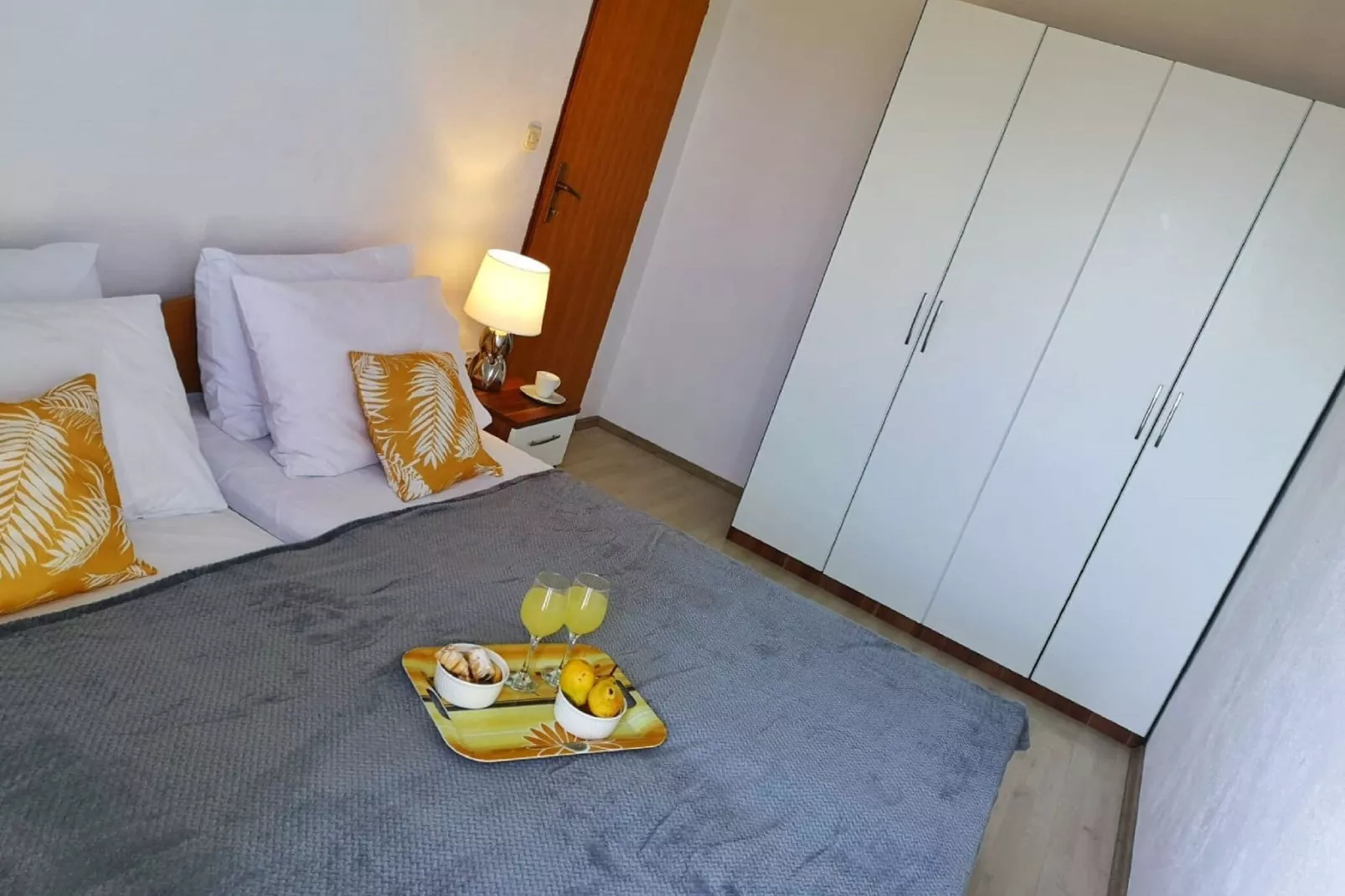 Apartment Wish - Two Bedroom Apartment with Sea View Terrace-Schlafzimmer
