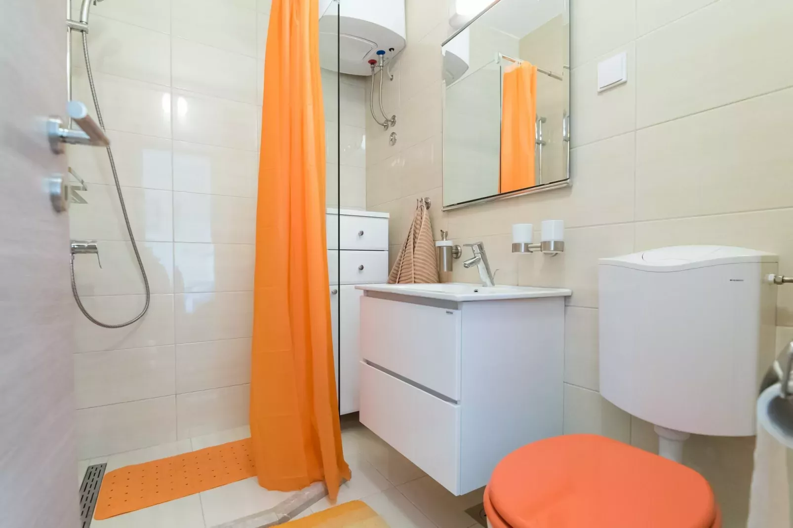 Pulastar - Studio Apartment with Terrace-Bathroom