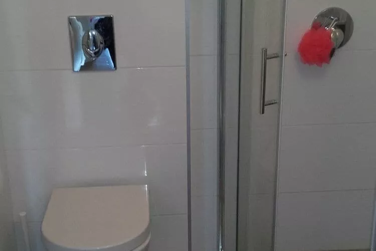 Holiday Home Pavarotti-Three Bedroom Holiday Home with Terrace-Salle de bain