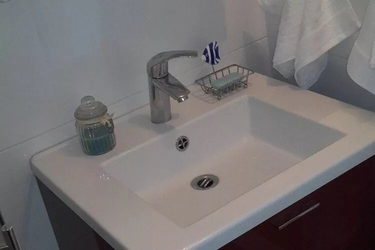 Holiday Home Pavarotti-Three Bedroom Holiday Home with Terrace-Salle de bain