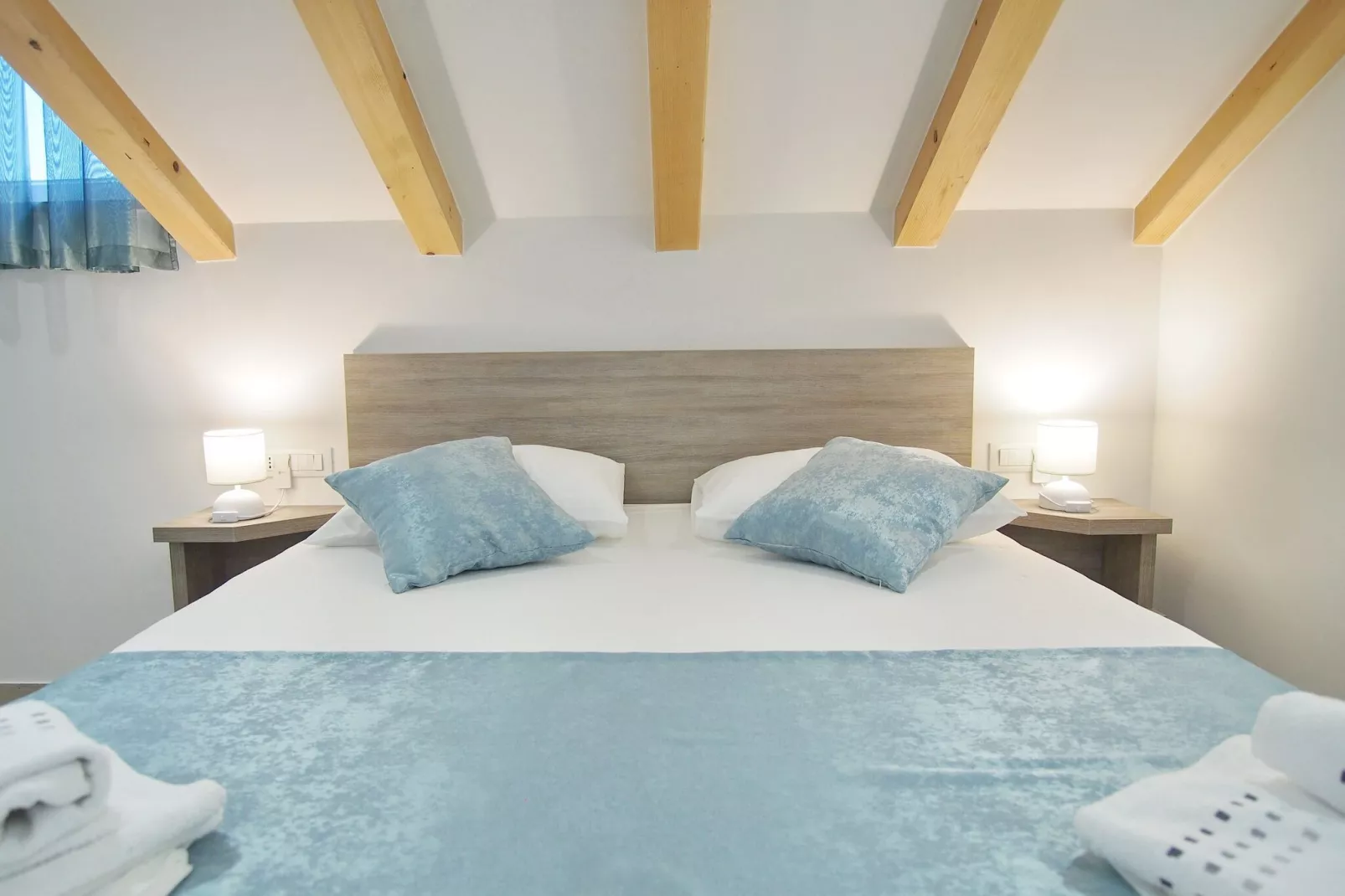 Apartments Sweet Escape - Studio Apartment with Terrace and Sea View (2)-Bedroom