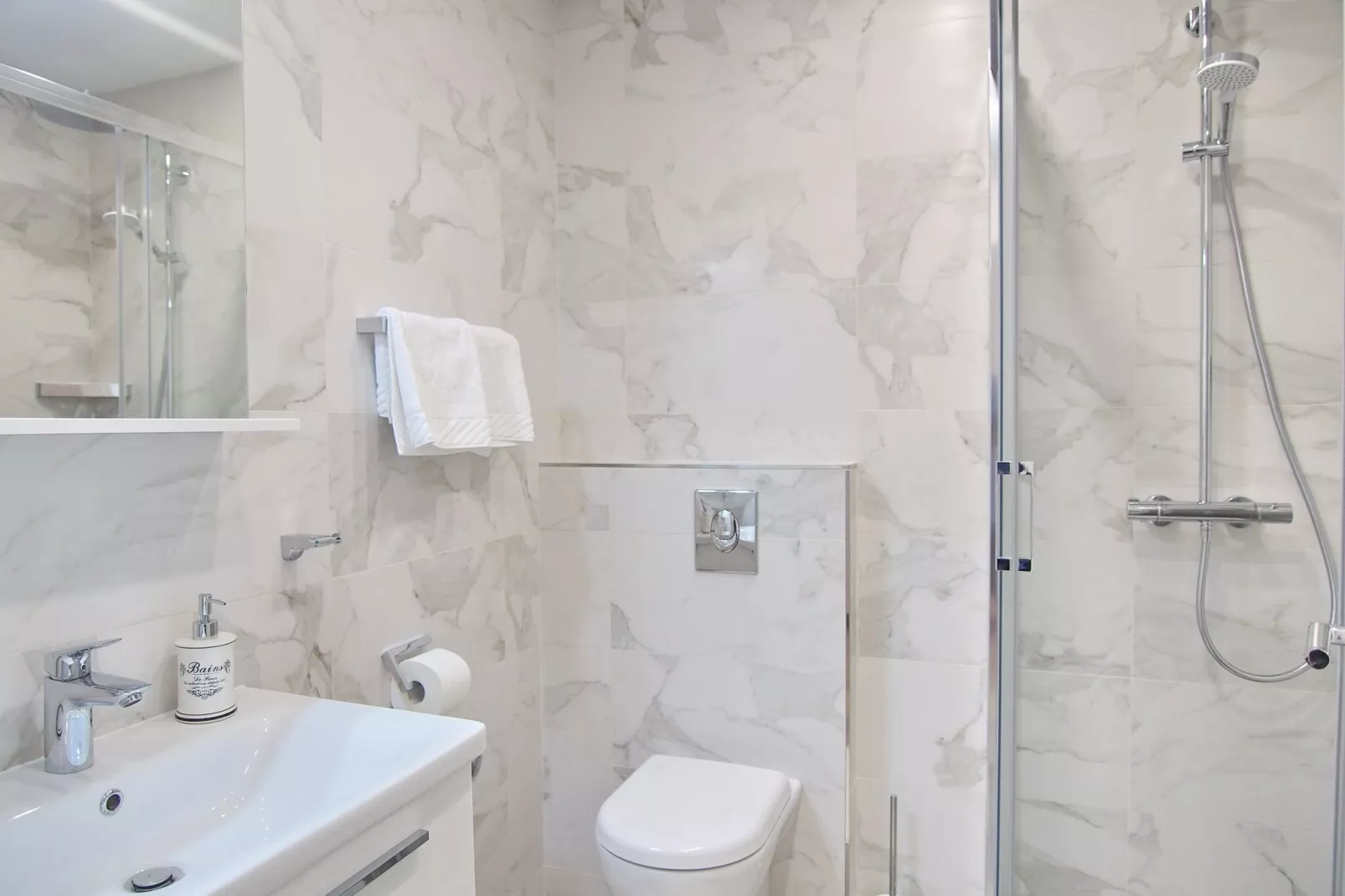 Apartments Sweet Escape - Studio Apartment with Terrace and Sea View (2)-Bathroom