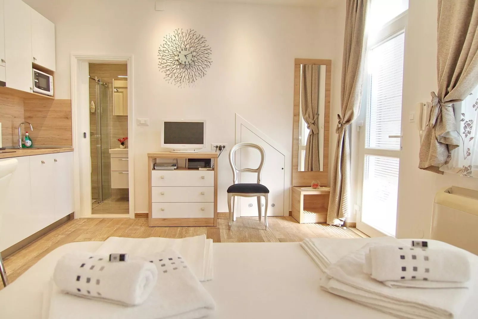 Apartments Sweet Escape- Studio Apartment with Terrace and  Sea View-Bedroom