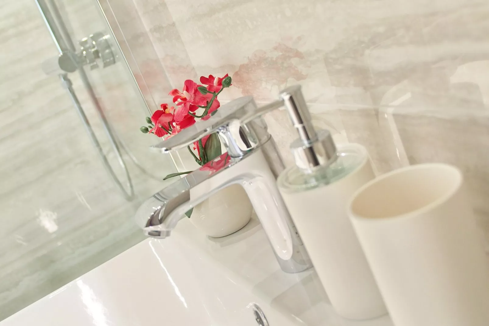 Apartments Sweet Escape- Studio Apartment with Terrace and  Sea View-Bathroom