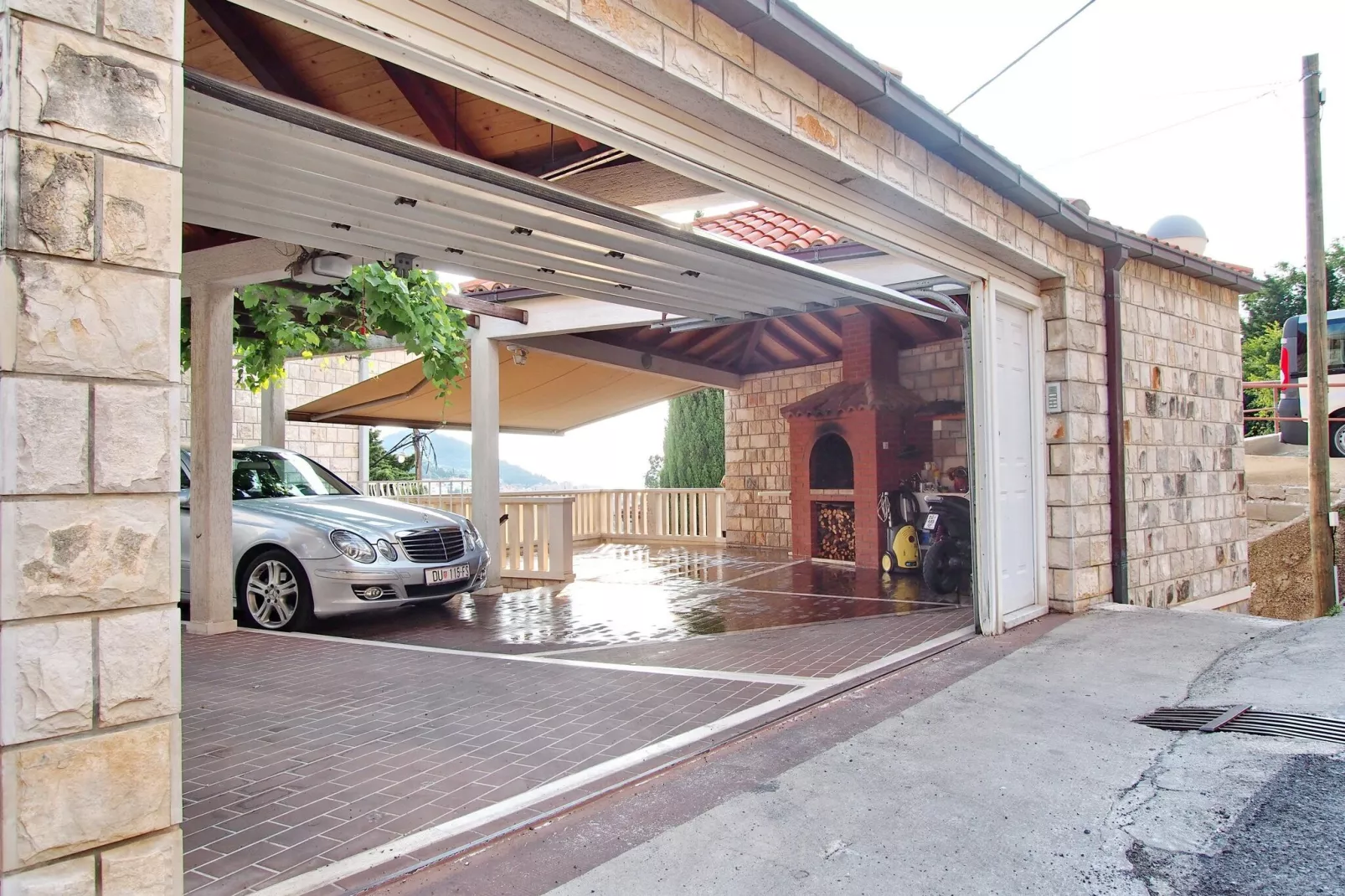 Apartments Sweet Escape- Studio Apartment with Terrace and  Sea View-Outdoor